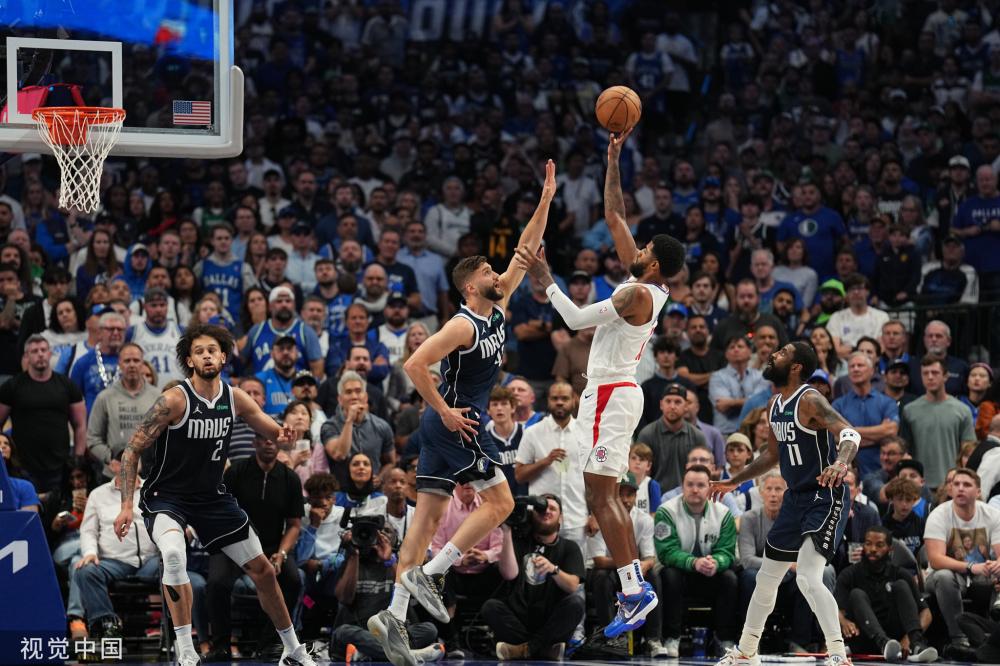 一名职业球 一名职业球