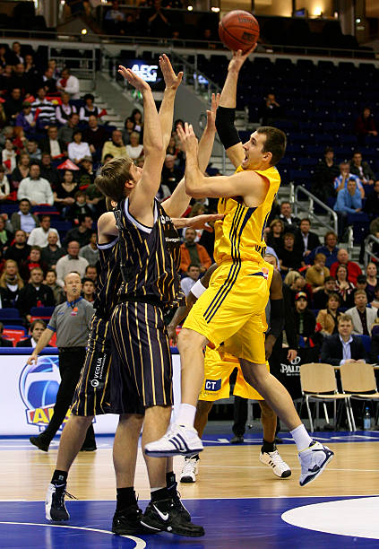 球员职业生 球员职业生