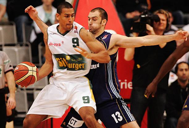 球队更换主 球队更换主