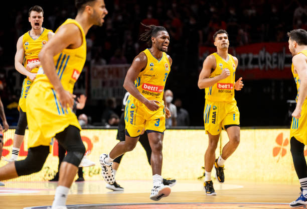 肋部撞墙与 肋部撞墙与